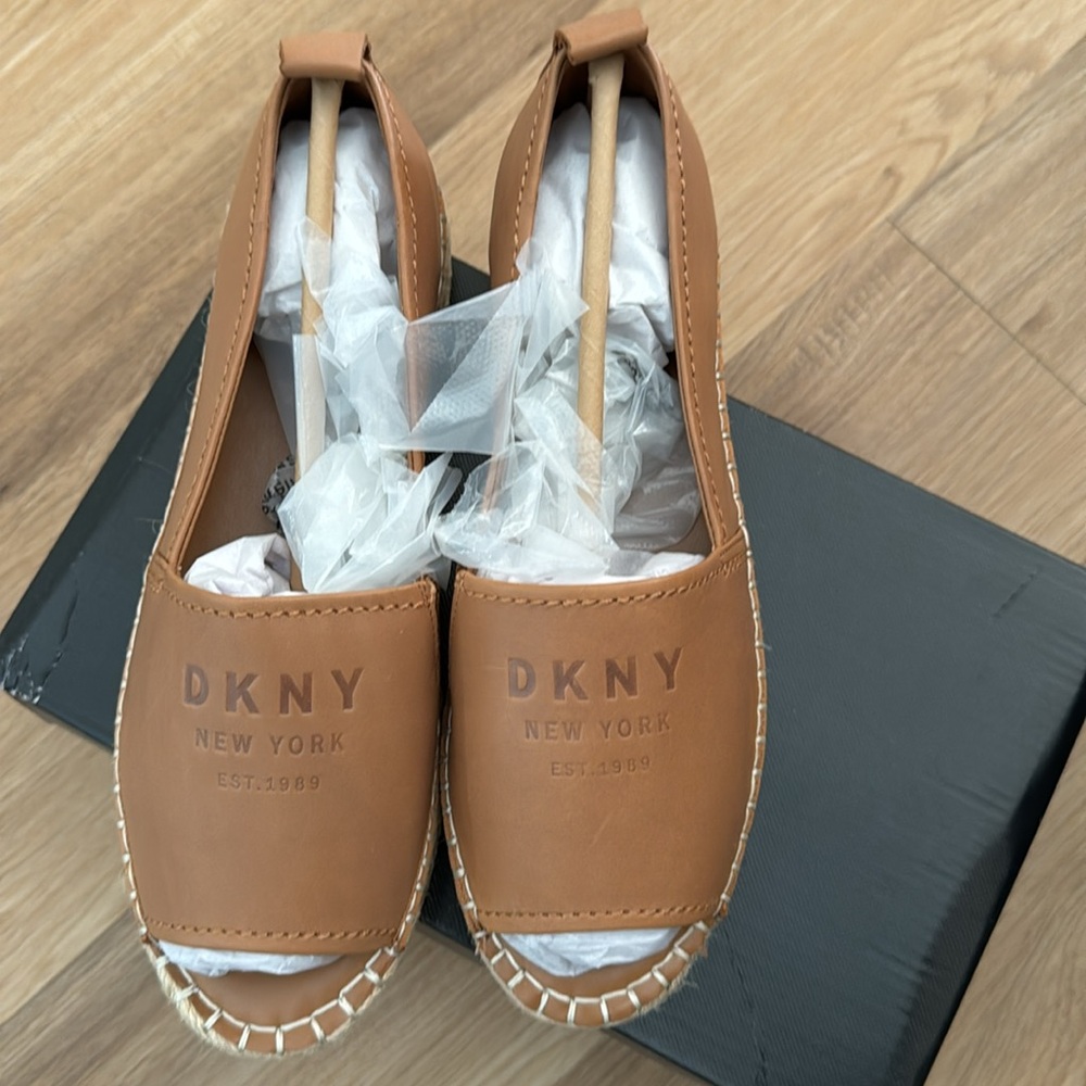 Natural / Tan DKNY Espadrilles NEW with box!
